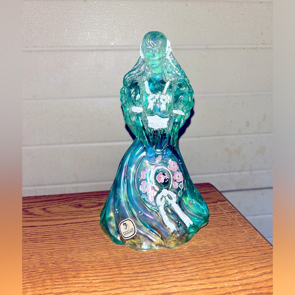 Fenton Limited Edition Handpainted Southern Belle